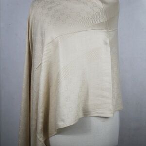 Authentic Gucci Wrap Stole Shawl
65% Cashmere 35% Silk Used